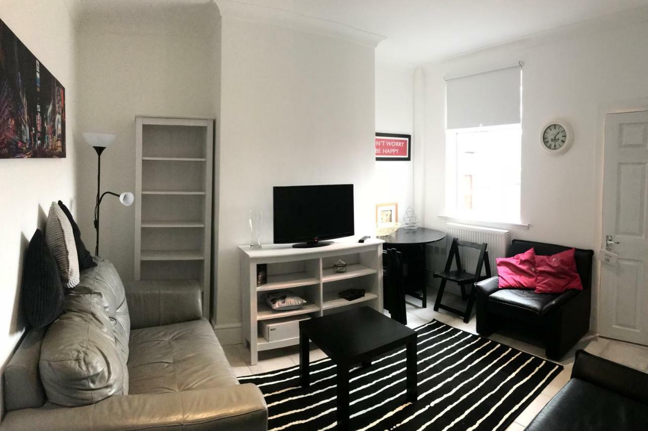 Beautiful Home, 3 Bedroom House Near Alton Towers, Wedgwood Museum, Universities Newcastle-under-Lyme Zewnętrze zdjęcie